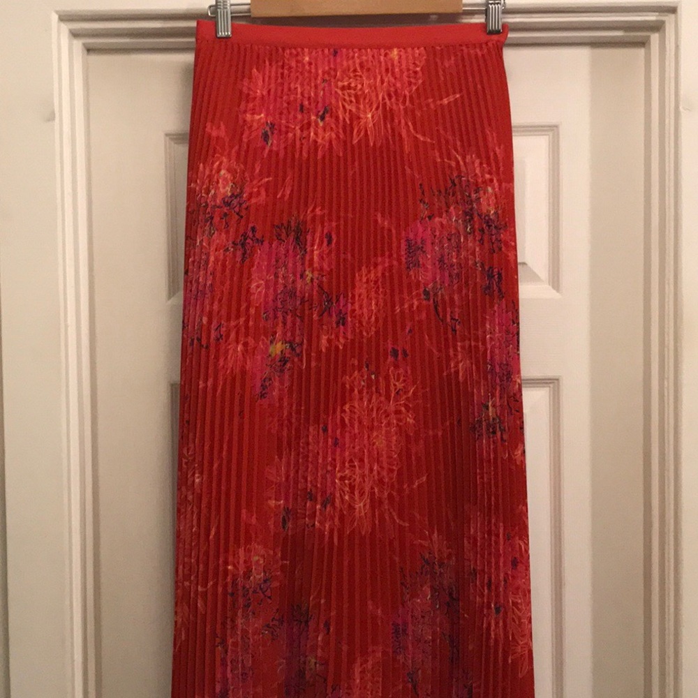 Floral and Pleated Midi Skirt